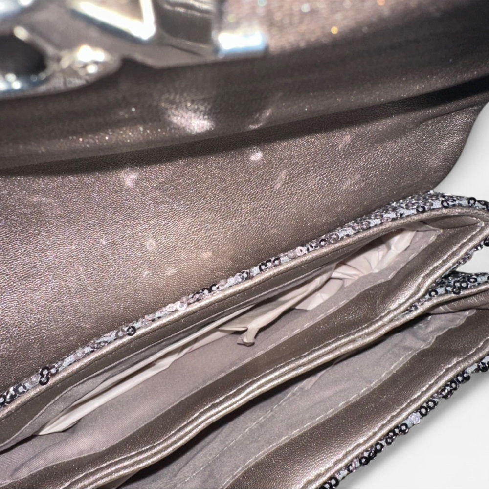 Badgley Mischka Silver Crossbody Bag with Chain Strap - Picture 5 of 5
